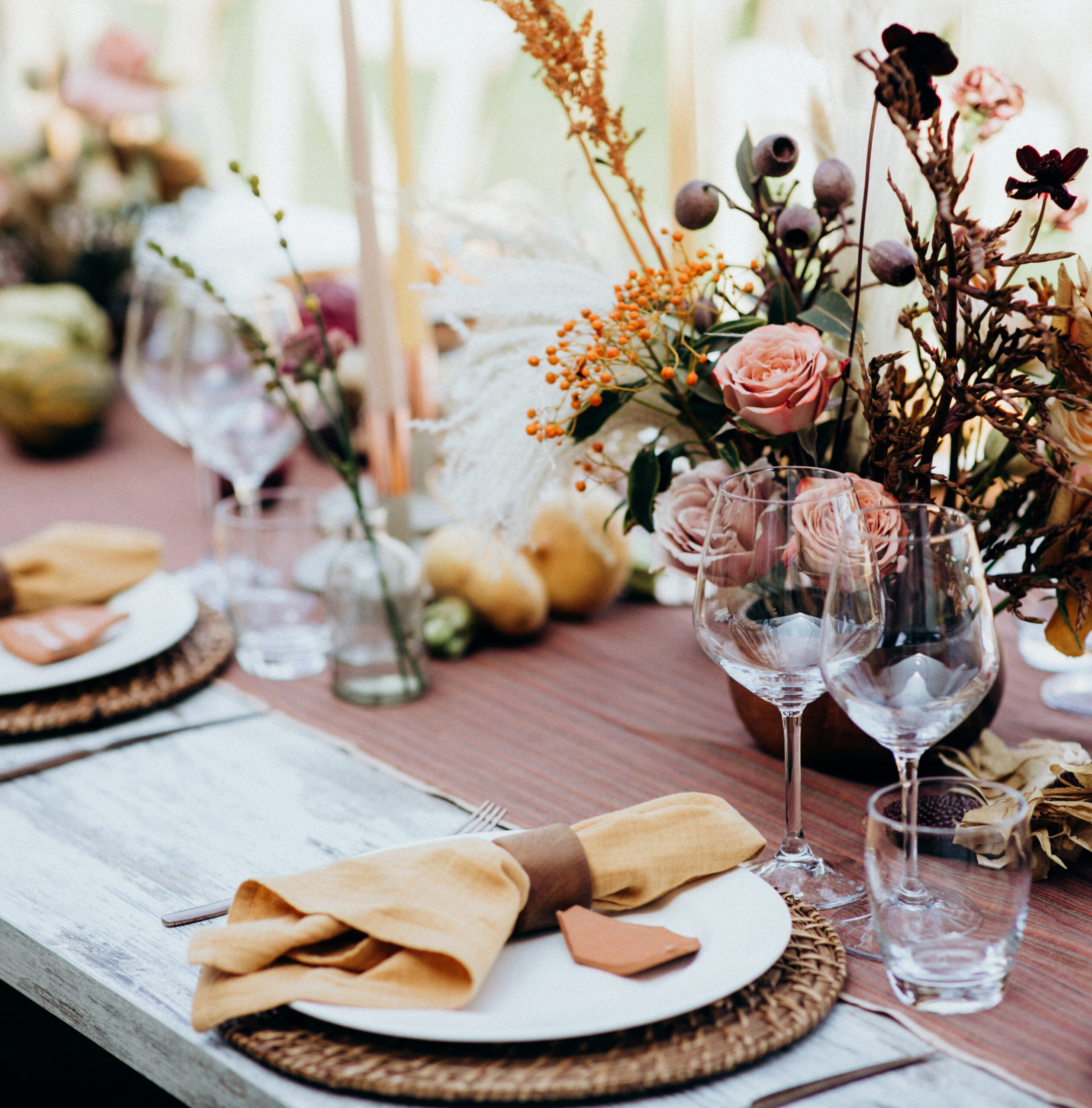 Wedding table decoration rustic style